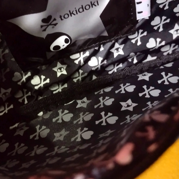 TOKIDOKI ☠️ Skull & Crossbones White Hardware Zippered Pouch NWT - Picture 7 of 8